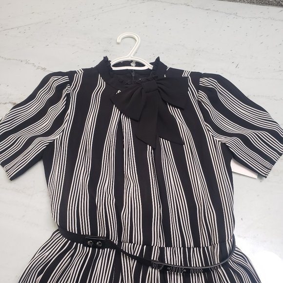 [NEW] Karl Lagerfeld Paris Striped Chiffon Dress/Bow Neck/Black Dress (Size 4) - Picture 5 of 11